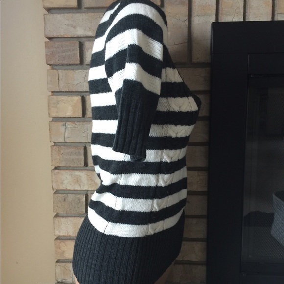 OLD NAVY V neck sweater - Picture 2 of 4